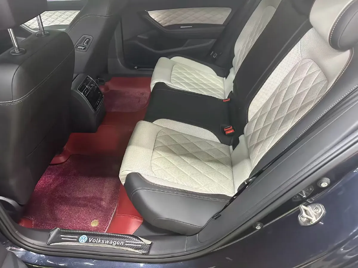 2023 Volkswagen Magotan 2.0T 186HP L4 7DCT,autocango,china used car exporter,china ev exporter,chinese used car exporter,chinese used ev exporter