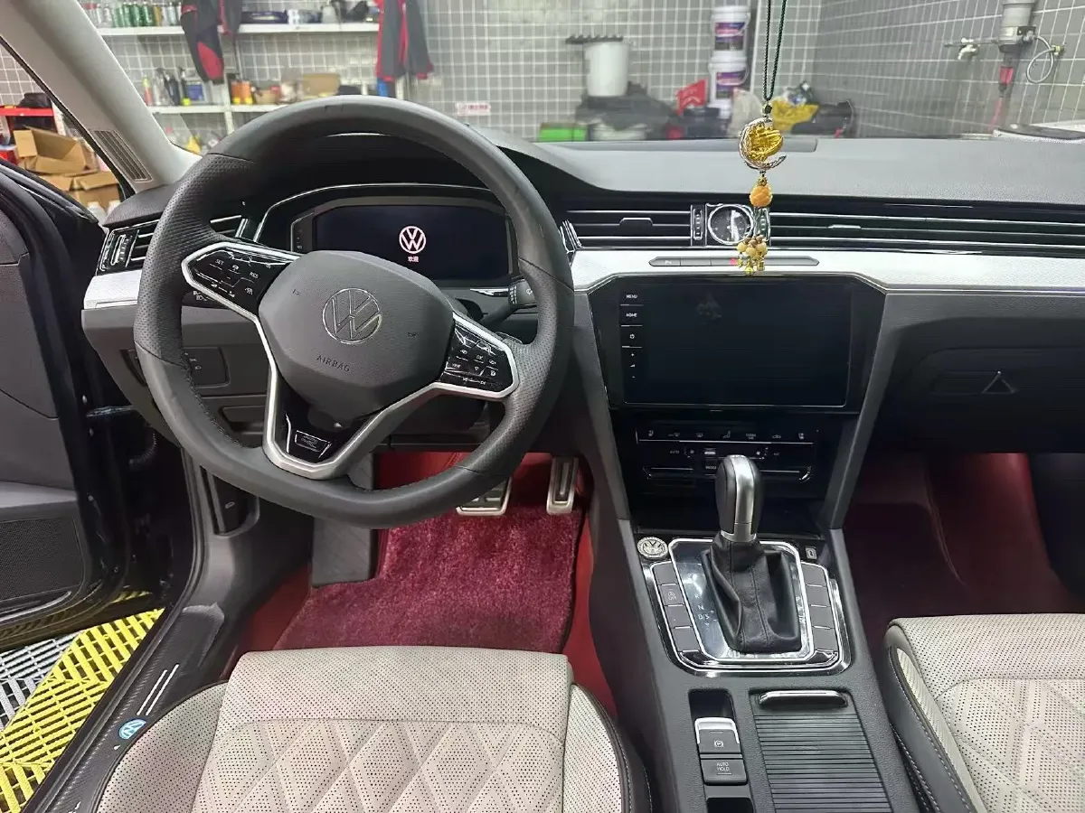 2023 Volkswagen Magotan 2.0T 186HP L4 7DCT,autocango,china used car exporter,china ev exporter,chinese used car exporter,chinese used ev exporter