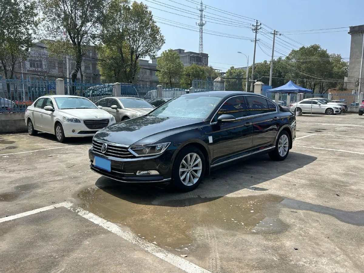 2018 Volkswagen Magotan 1.8T 180HP L4 7DCT,autocango,china used car exporter,china ev exporter,chinese used car exporter,chinese used ev exporter
