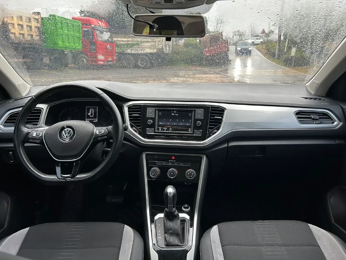 2019 Volkswagen T-Roc 1.4T 131HP L4 7DCT,autocango,china used car exporter,china ev exporter,chinese used car exporter,chinese used ev exporter