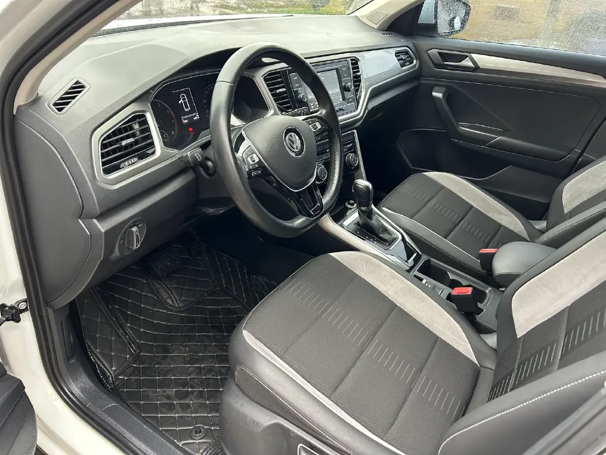 2019 Volkswagen T-Roc 1.4T 131HP L4 7DCT,autocango,china used car exporter,china ev exporter,chinese used car exporter,chinese used ev exporter