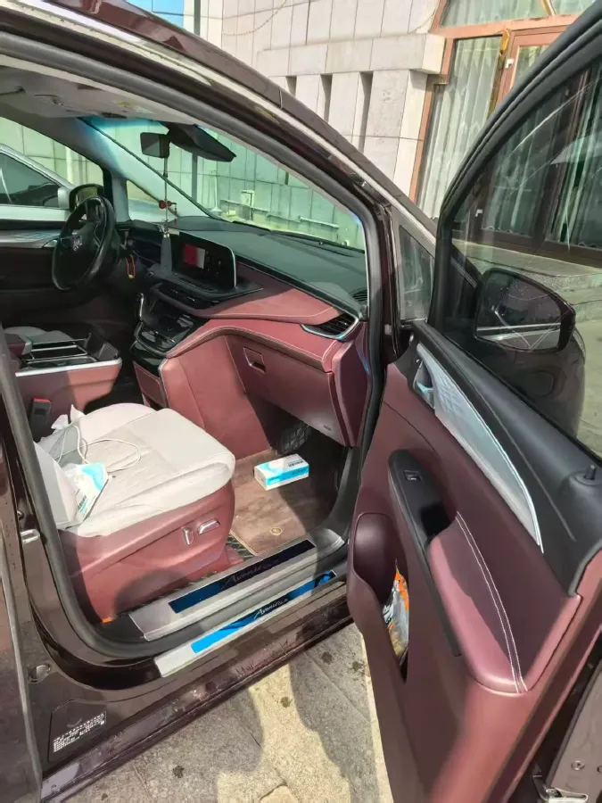 2022 Buick GL8 2.0T 237HP L4 9AT,autocango,china used car exporter,china ev exporter,chinese used car exporter,chinese used ev exporter