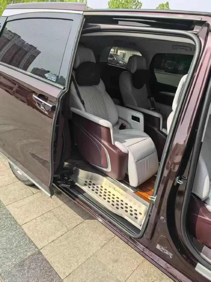 2022 Buick GL8 2.0T 237HP L4 9AT,autocango,china used car exporter,china ev exporter,chinese used car exporter,chinese used ev exporter