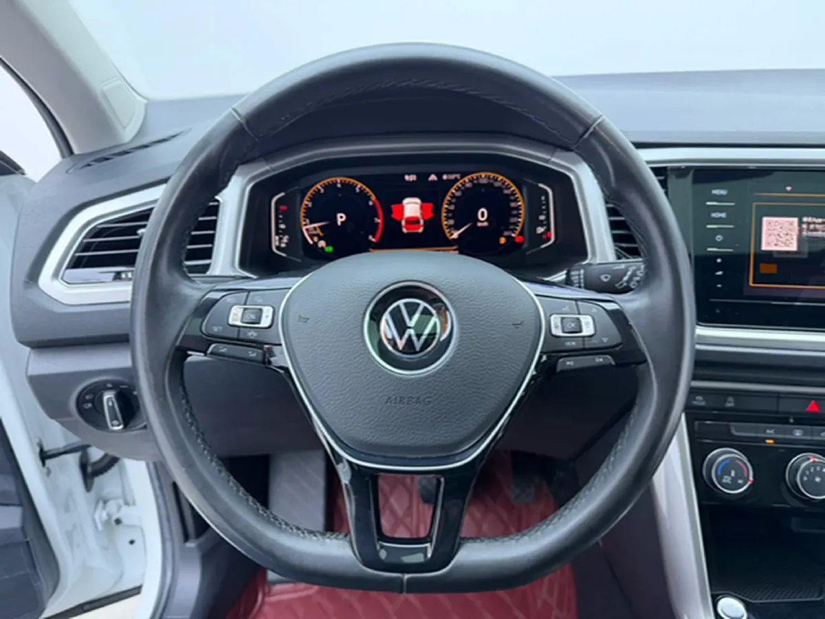 2022 Volkswagen T-Roc 1.4T 150HP L4 7DCT,autocango,china used car exporter,china ev exporter,chinese used car exporter,chinese used ev exporter