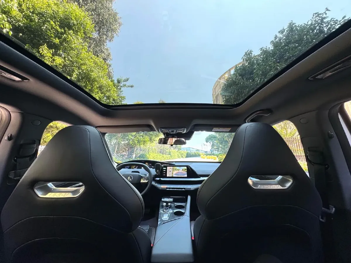 2022 ChangAn UNI-V 1.5T 188HP L4 7DCT,autocango,china used car exporter,china ev exporter,chinese used car exporter,chinese used ev exporter