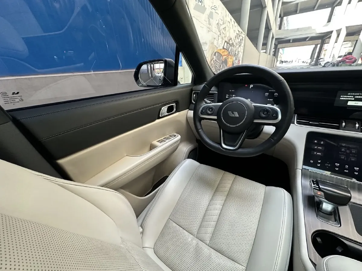 2020 Li ONE Range Extended 131HP REEV 40.5KWH,autocango,china used car exporter,china ev exporter,chinese used car exporter,chinese used ev exporter