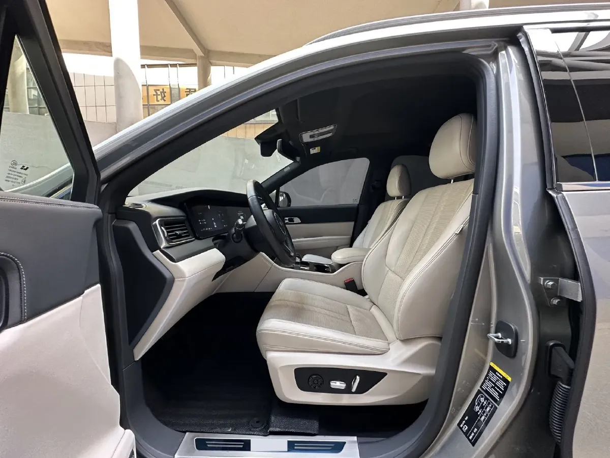 2020 Li ONE Range Extended 131HP REEV 40.5KWH,autocango,china used car exporter,china ev exporter,chinese used car exporter,chinese used ev exporter