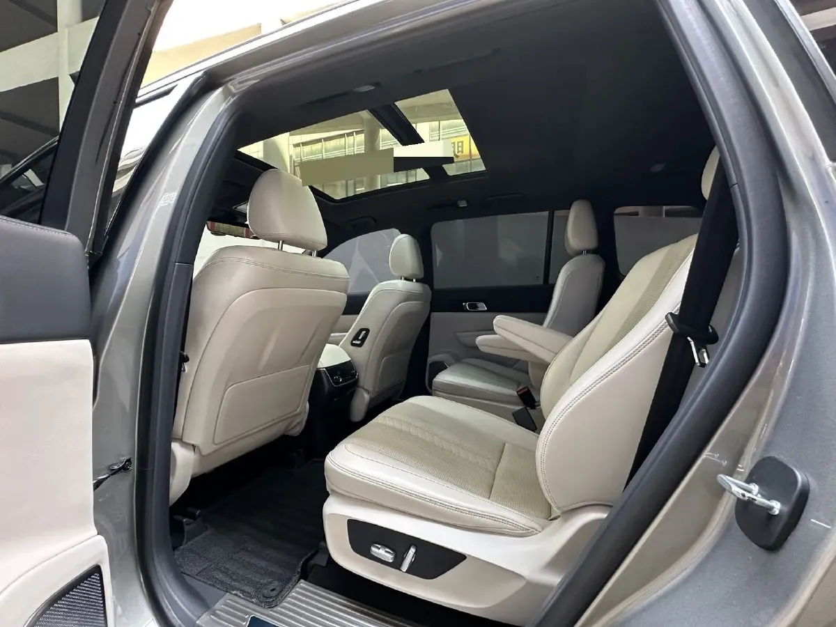 2020 Li ONE Range Extended 131HP REEV 40.5KWH,autocango,china used car exporter,china ev exporter,chinese used car exporter,chinese used ev exporter