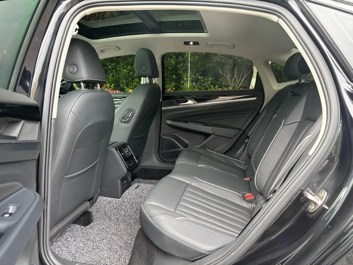 2022 Skoda Kodiak GT 2.0T 186HP L4 7DCT,autocango,china used car exporter,china ev exporter,chinese used car exporter,chinese used ev exporter