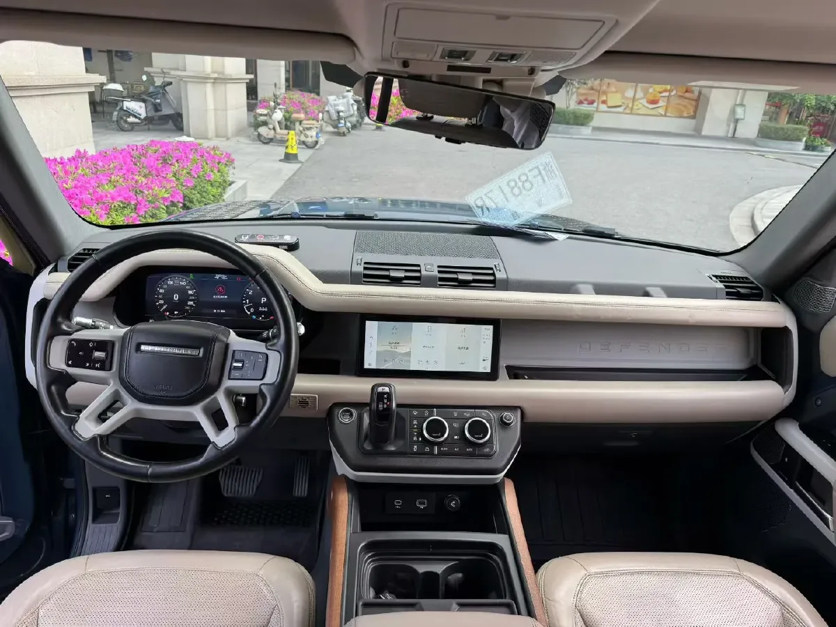 2021 Land Rover Defender 3.0T 400HP L6 8AT,autocango,china used car exporter,china ev exporter,chinese used car exporter,chinese used ev exporter