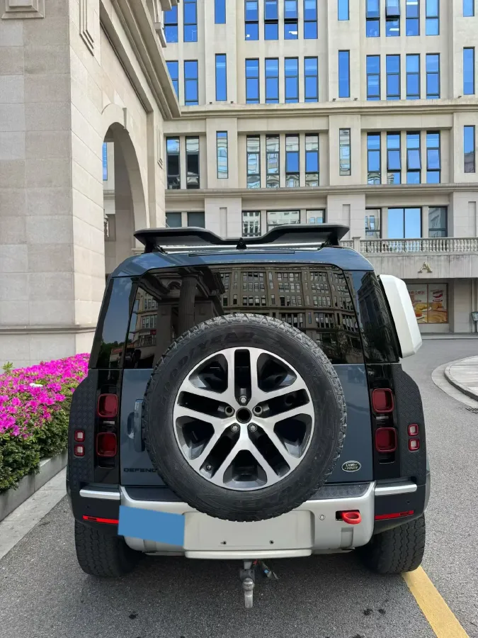 2021 Land Rover Defender 3.0T 400HP L6 8AT,autocango,china used car exporter,china ev exporter,chinese used car exporter,chinese used ev exporter