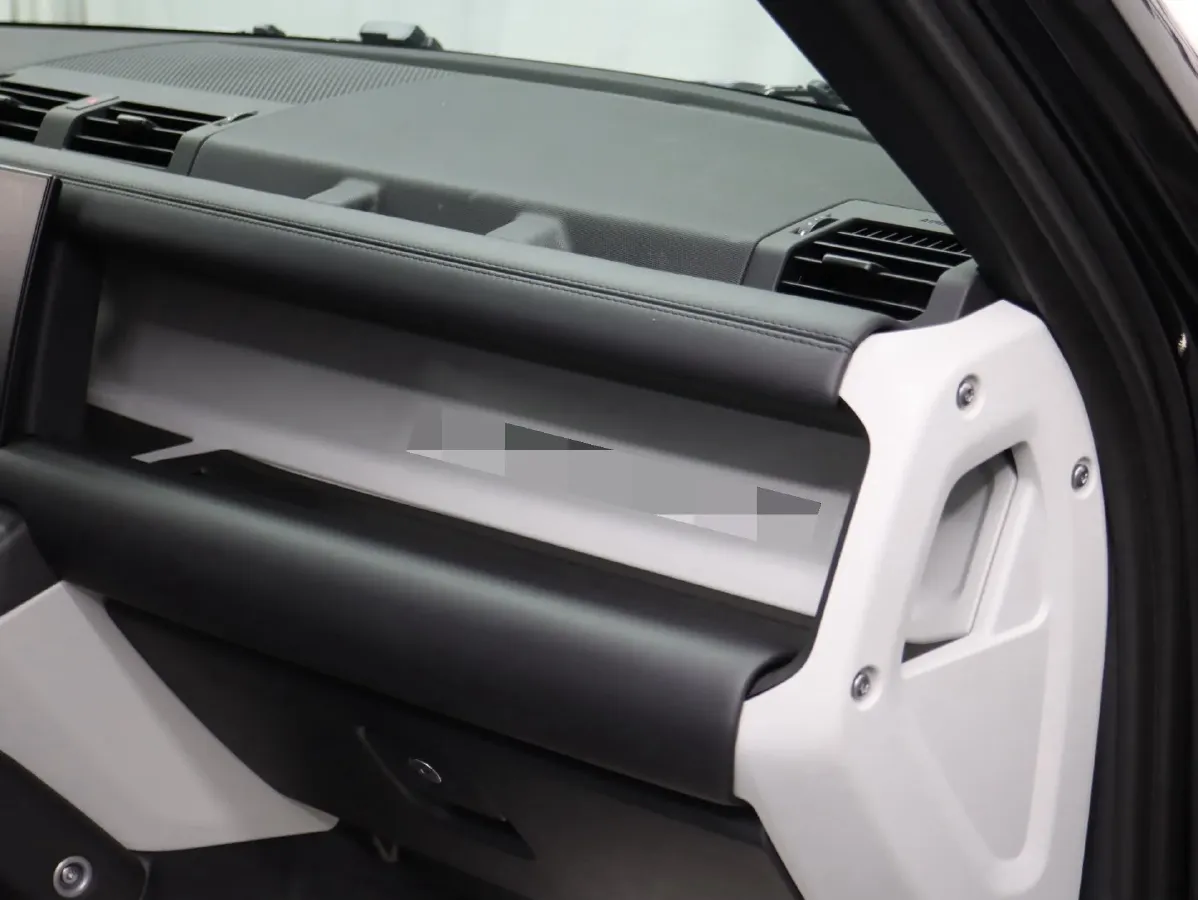 2024 Land Rover Defender 3.0T 400HP L6 8AT,autocango,china used car exporter,china ev exporter,chinese used car exporter,chinese used ev exporter