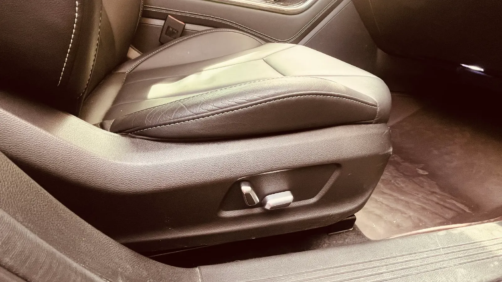 2019 HongQi H5 1.8T 180HP L4 6AT,autocango,china used car exporter,china ev exporter,chinese used car exporter,chinese used ev exporter