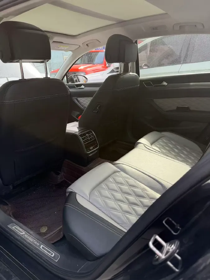 2023 Volkswagen Magotan 2.0T 186HP L4 7DCT,autocango,china used car exporter,china ev exporter,chinese used car exporter,chinese used ev exporter