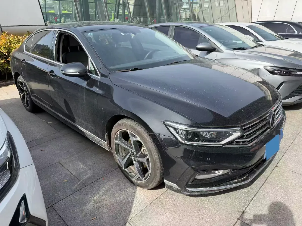 2023 Volkswagen Magotan 2.0T 186HP L4 7DCT,autocango,china used car exporter,china ev exporter,chinese used car exporter,chinese used ev exporter