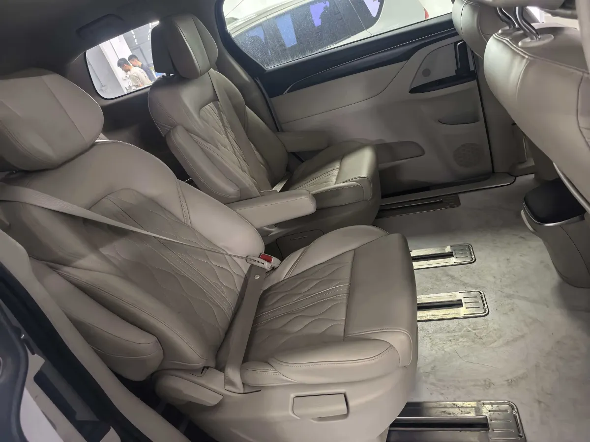 2023 Buick GL8 2.0T 237HP L4 9AT,autocango,china used car exporter,china ev exporter,chinese used car exporter,chinese used ev exporter