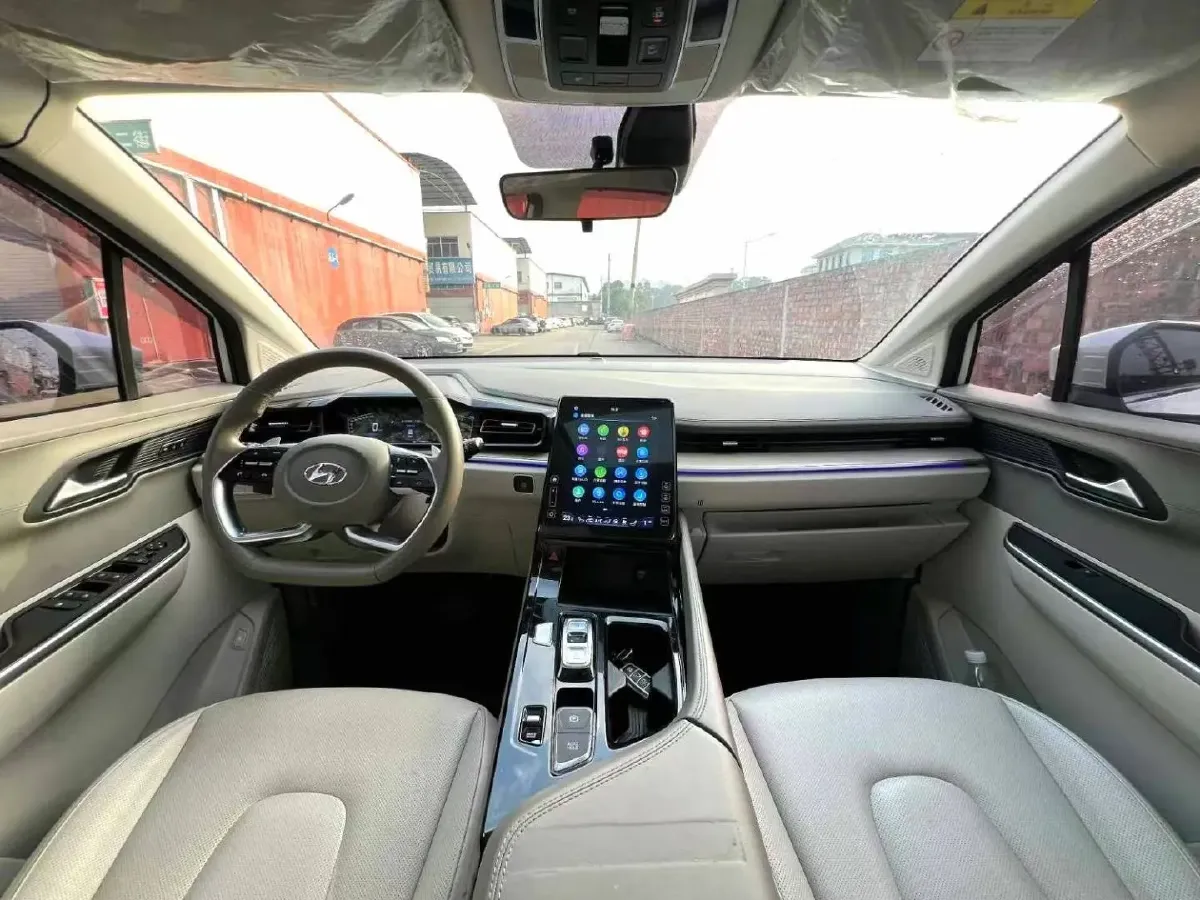 2021 Hyundai Custo 2.0T 236HP L4 8AT,autocango,china used car exporter,china ev exporter,chinese used car exporter,chinese used ev exporter