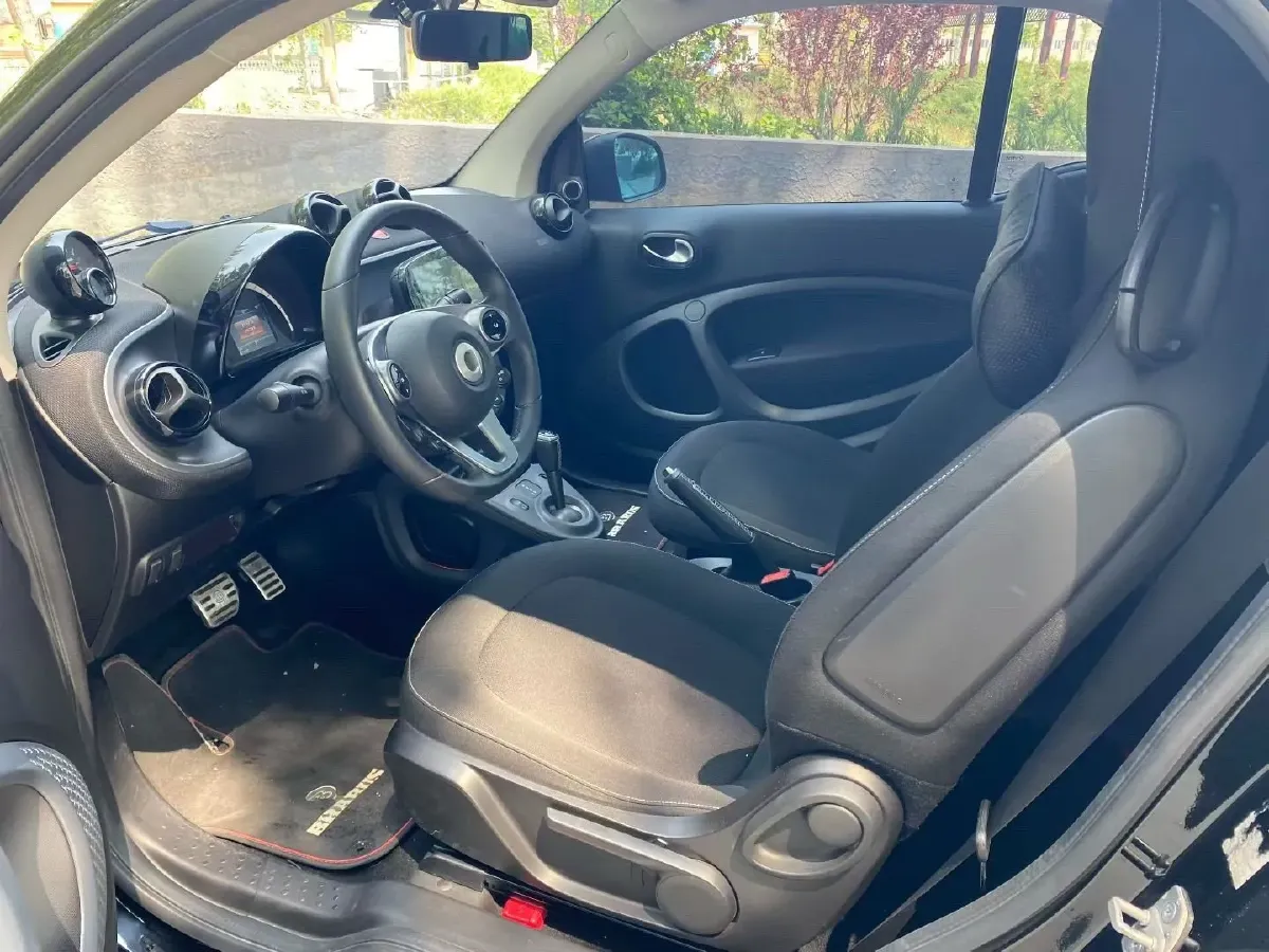 2019 Smart smart fortwo 0.9T 90HP L3 6DCT,autocango,china used car exporter,china ev exporter,chinese used car exporter,chinese used ev exporter