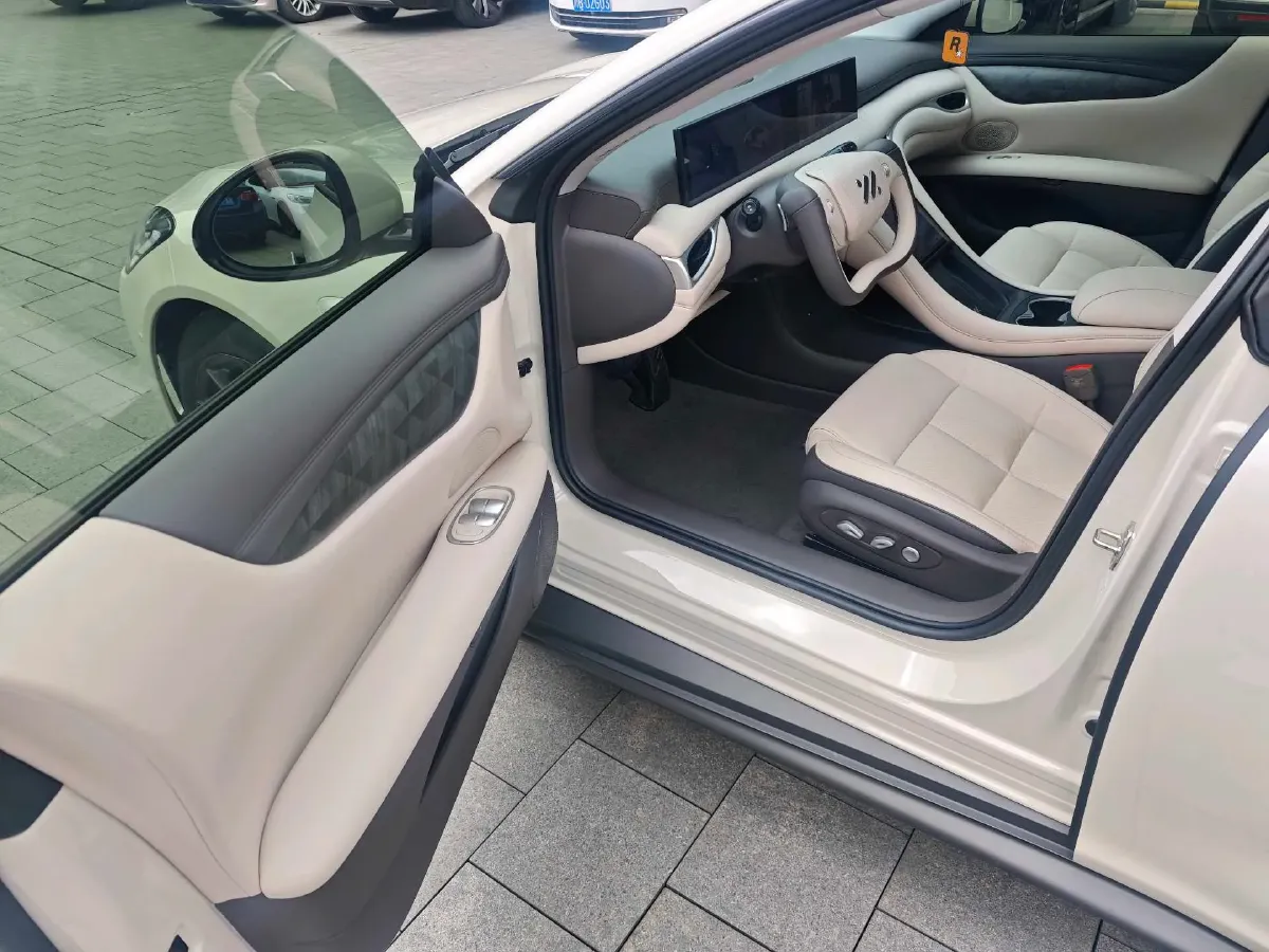 2024 IM L6 BEV 100KWH,autocango,china used car exporter,china ev exporter,chinese used car exporter,chinese used ev exporter