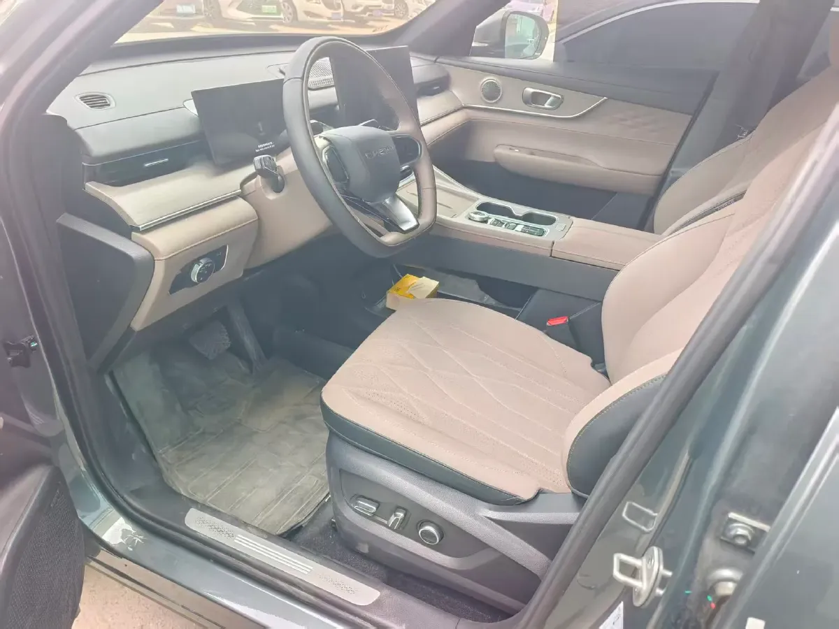 2025 Chery Tiggo 8 Plus 1.6T 197HP L4 7DCT,autocango,china used car exporter,china ev exporter,chinese used car exporter,chinese used ev exporter