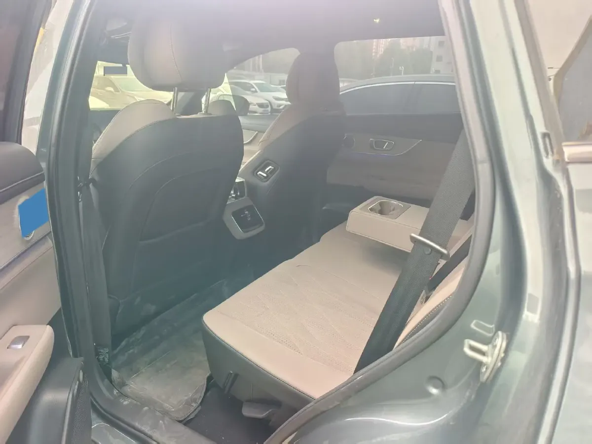 2025 Chery Tiggo 8 Plus 1.6T 197HP L4 7DCT,autocango,china used car exporter,china ev exporter,chinese used car exporter,chinese used ev exporter