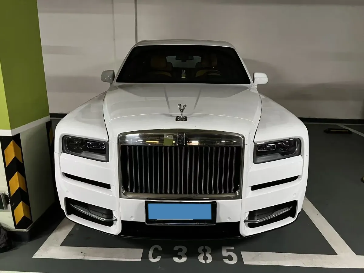 2018 Rolls-Royce Cullinan 6.7T 571HP V12 8AT,autocango,china used car exporter,china ev exporter,chinese used car exporter,chinese used ev exporter