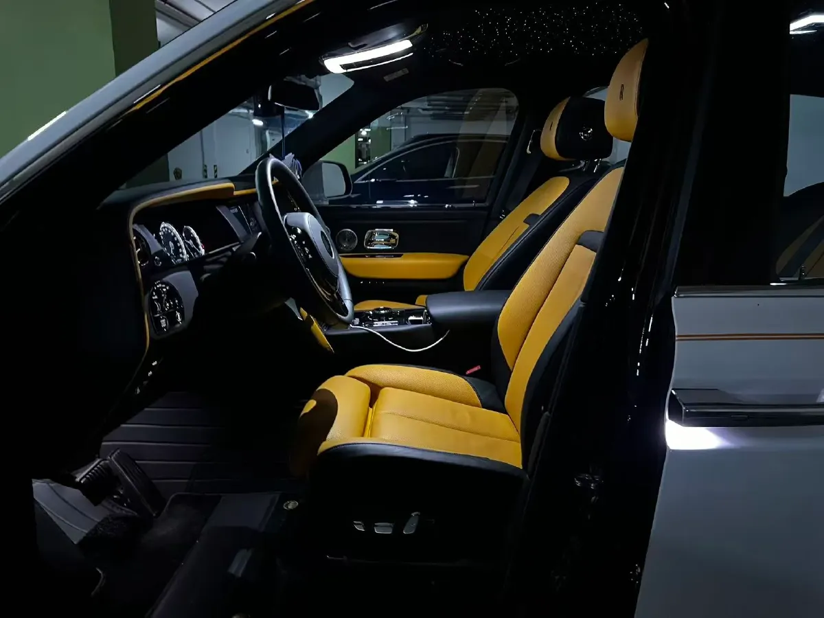 2018 Rolls-Royce Cullinan 6.7T 571HP V12 8AT,autocango,china used car exporter,china ev exporter,chinese used car exporter,chinese used ev exporter