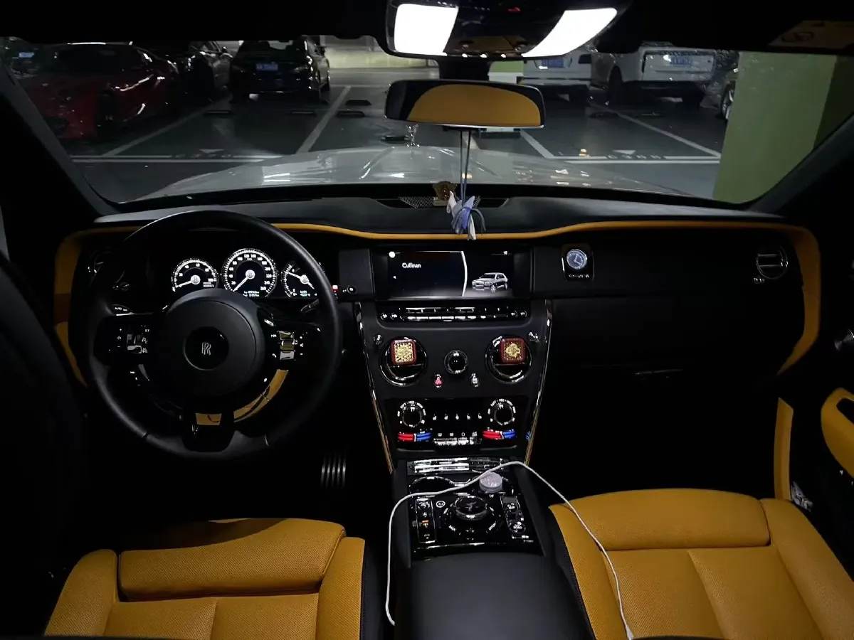 2018 Rolls-Royce Cullinan 6.7T 571HP V12 8AT,autocango,china used car exporter,china ev exporter,chinese used car exporter,chinese used ev exporter