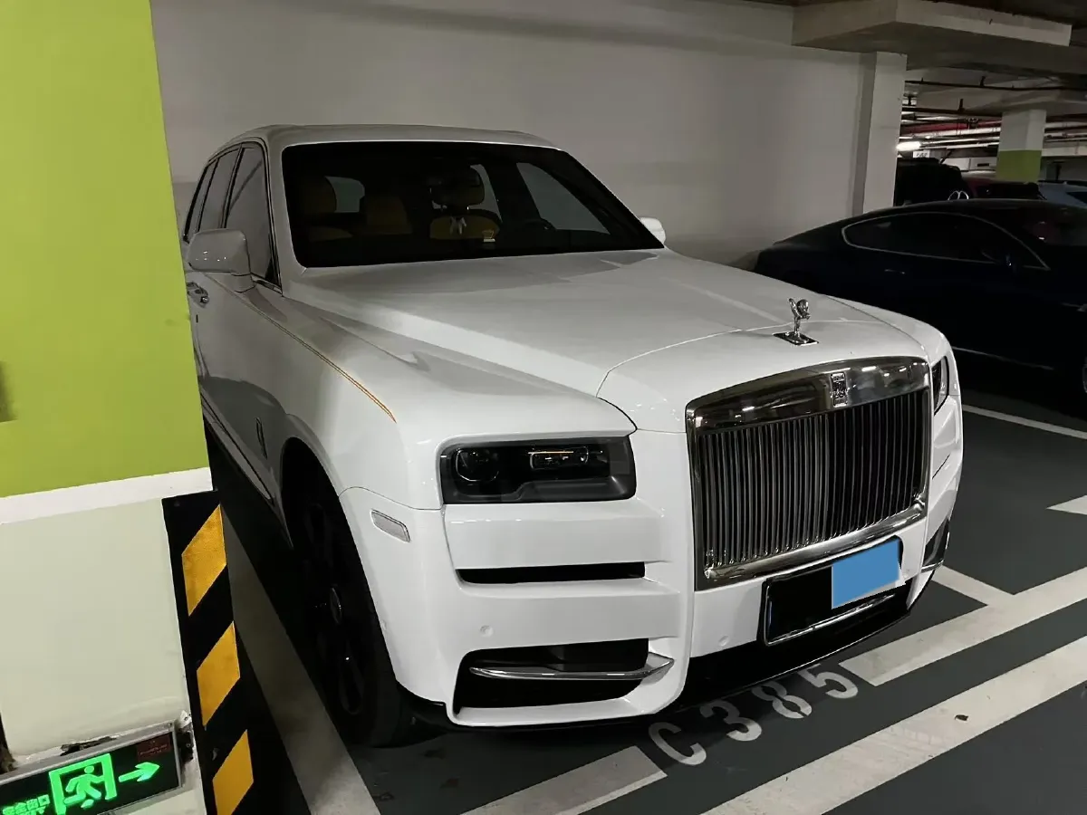 2018 Rolls-Royce Cullinan 6.7T 571HP V12 8AT,autocango,china used car exporter,china ev exporter,chinese used car exporter,chinese used ev exporter