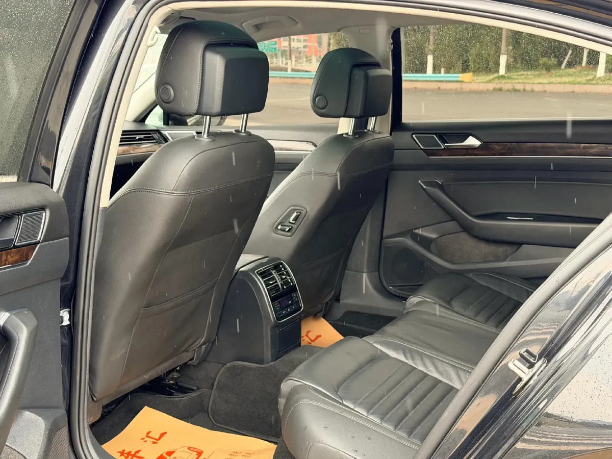 2019 Volkswagen Magotan 2.0T 186HP L4 7DCT,autocango,china used car exporter,china ev exporter,chinese used car exporter,chinese used ev exporter