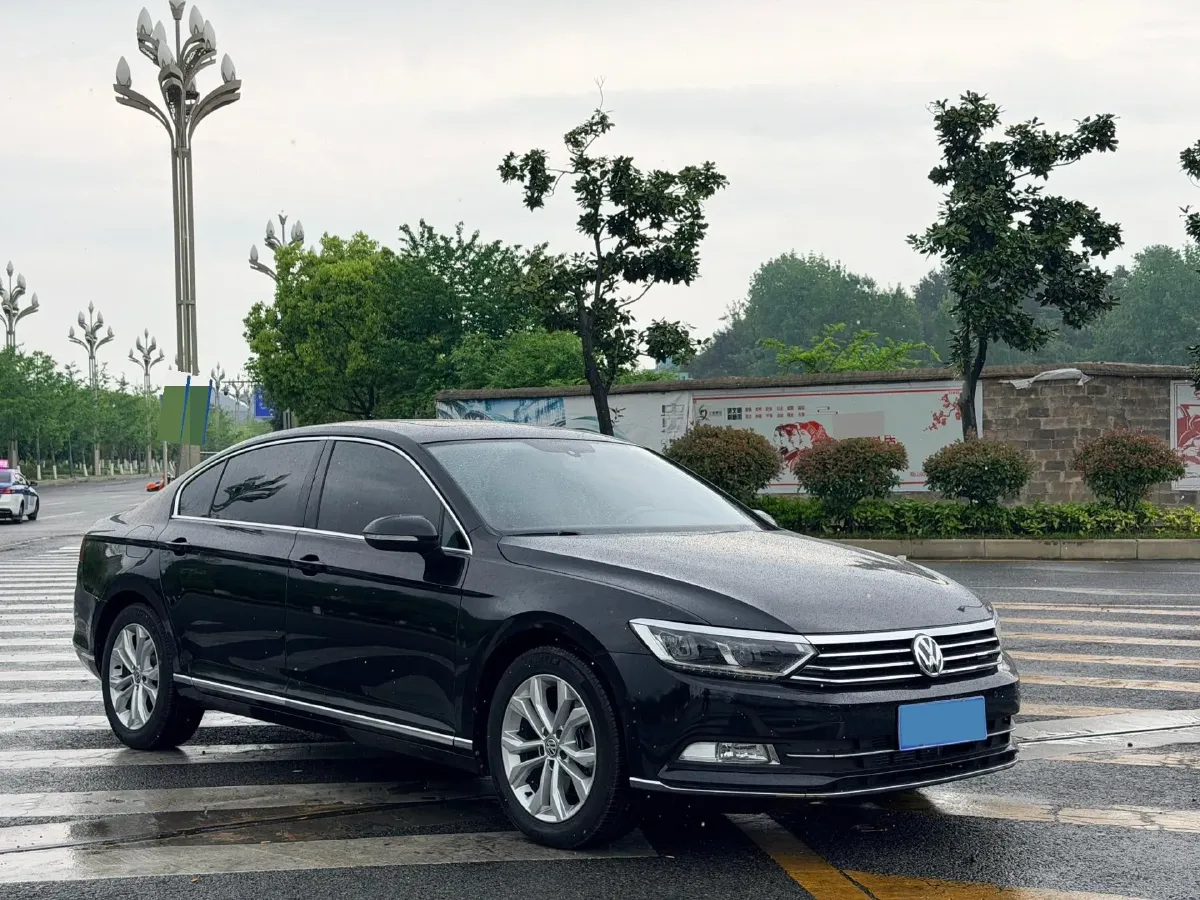 2019 Volkswagen Magotan 2.0T 186HP L4 7DCT,autocango,china used car exporter,china ev exporter,chinese used car exporter,chinese used ev exporter