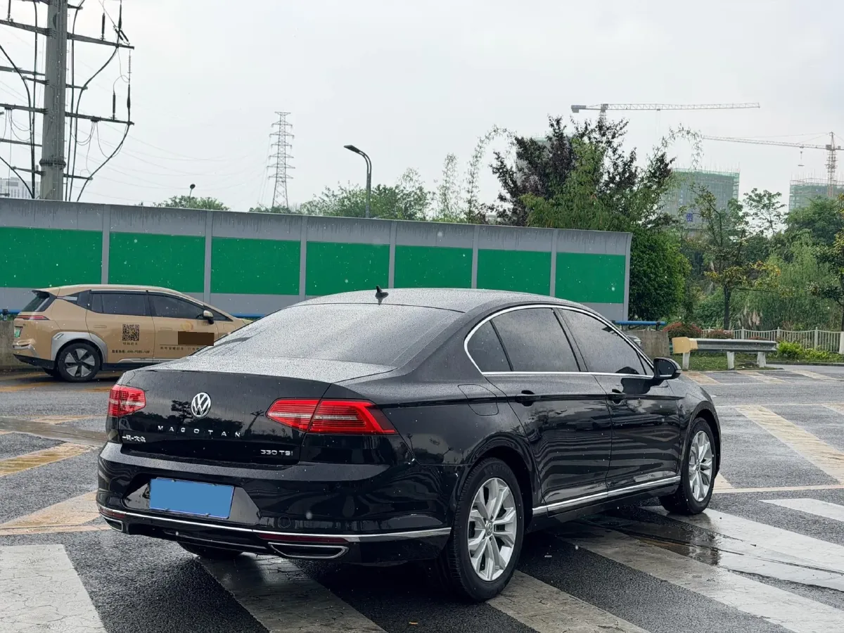 2019 Volkswagen Magotan 2.0T 186HP L4 7DCT,autocango,china used car exporter,china ev exporter,chinese used car exporter,chinese used ev exporter
