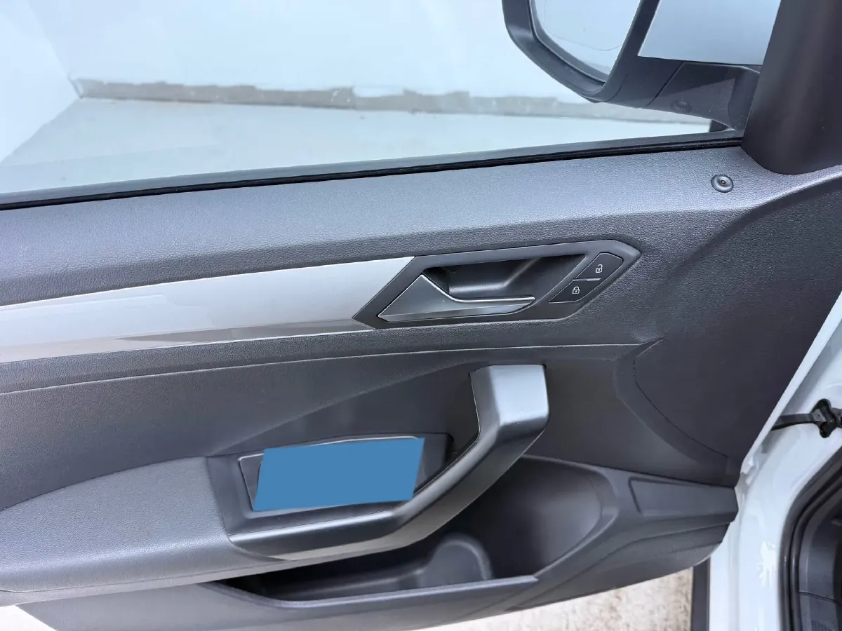 2021 Volkswagen T-Roc 1.4T 150HP L4 7DCT,autocango,china used car exporter,china ev exporter,chinese used car exporter,chinese used ev exporter