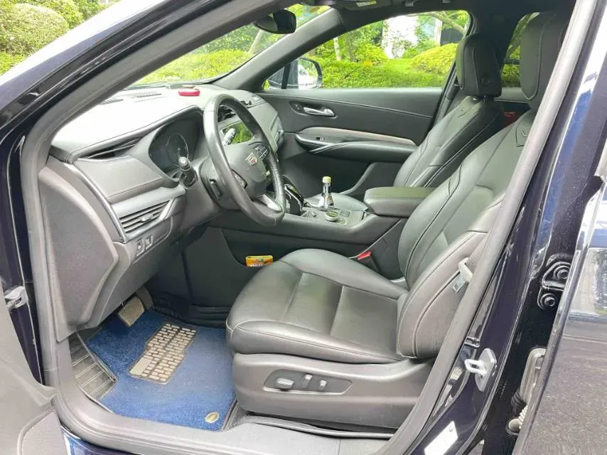 2021 Cadillac XT4 2.0T 237HP L4 9AT,autocango,china used car exporter,china ev exporter,chinese used car exporter,chinese used ev exporter