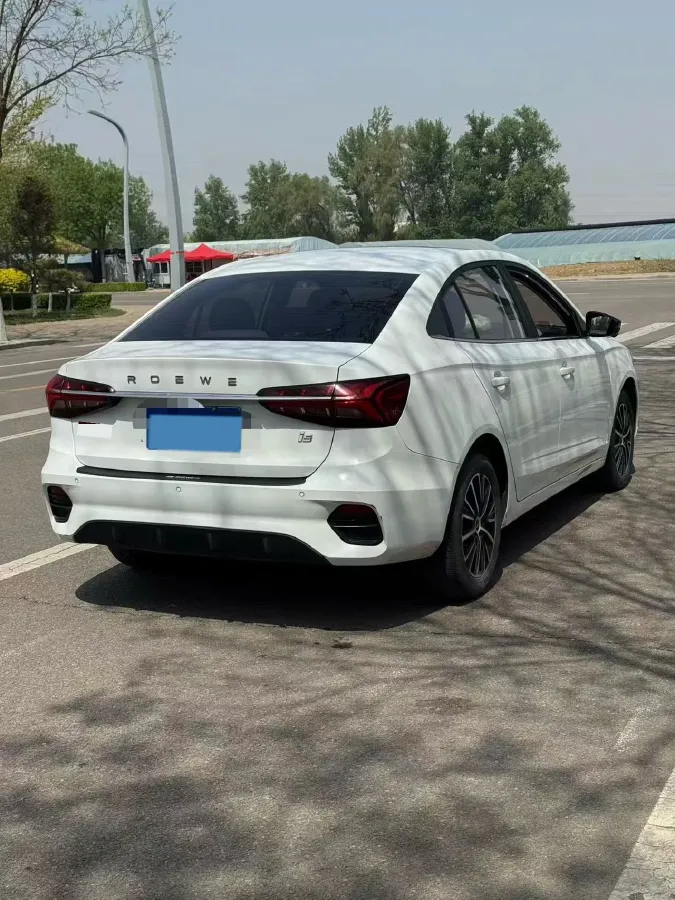 2021 Roewe i5 1.5L 120HP L4 CVT,autocango,china used car exporter,china ev exporter,chinese used car exporter,chinese used ev exporter