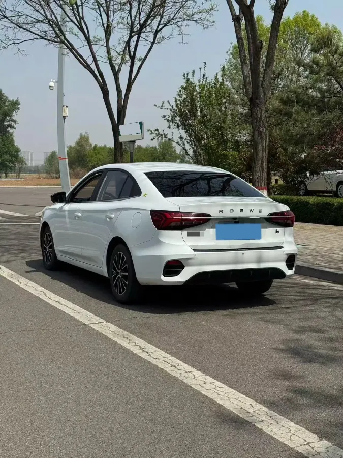 2021 Roewe i5 1.5L 120HP L4 CVT,autocango,china used car exporter,china ev exporter,chinese used car exporter,chinese used ev exporter