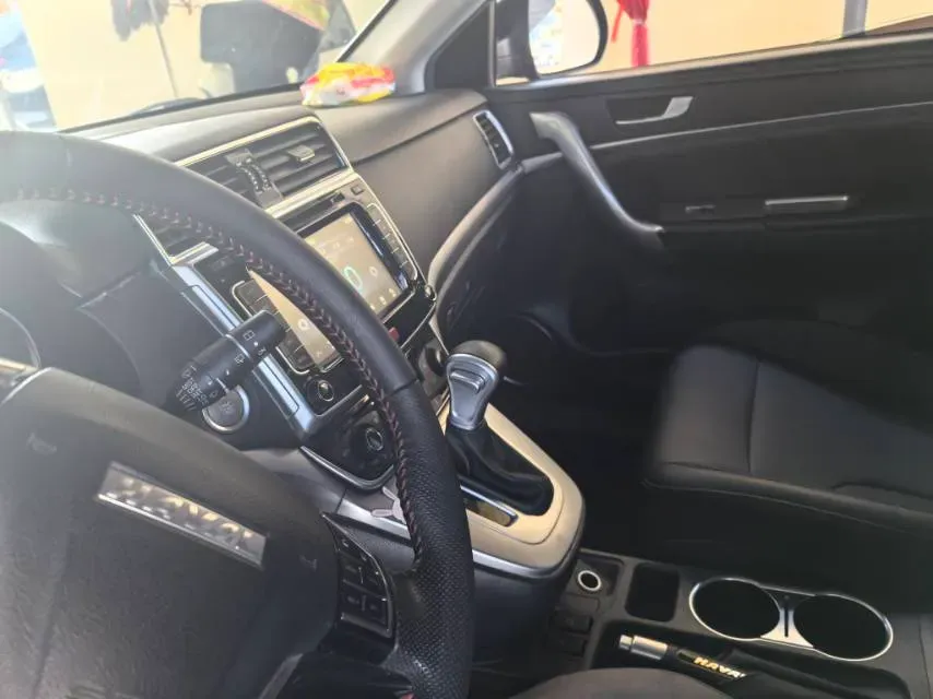 2019 Haval M6 1.5T 150HP L4 7DCT,autocango,china used car exporter,china ev exporter,chinese used car exporter,chinese used ev exporter