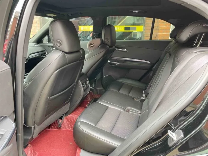 2022 Cadillac XT4 2.0T 237HP L4 9AT,autocango,china used car exporter,china ev exporter,chinese used car exporter,chinese used ev exporter