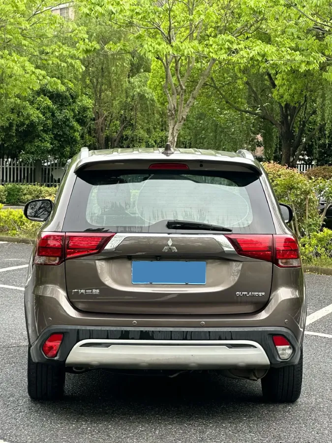 2020 Mitsubishi Outlander 2.4L 192HP L4 CVT,autocango,china used car exporter,china ev exporter,chinese used car exporter,chinese used ev exporter