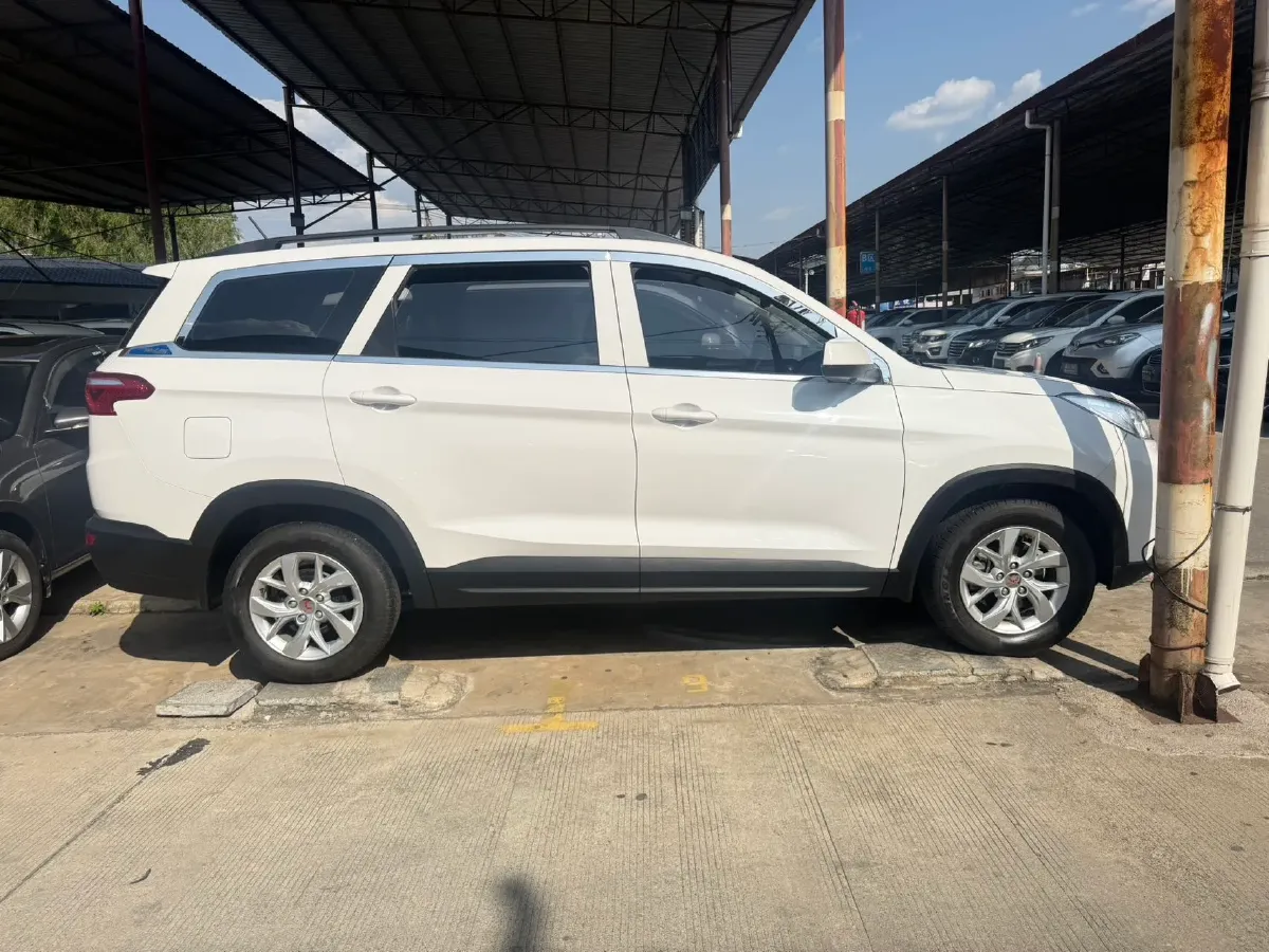 2021 WuLing HongGuang 1.5L 99HP L4 6MT,autocango,china used car exporter,china ev exporter,chinese used car exporter,chinese used ev exporter