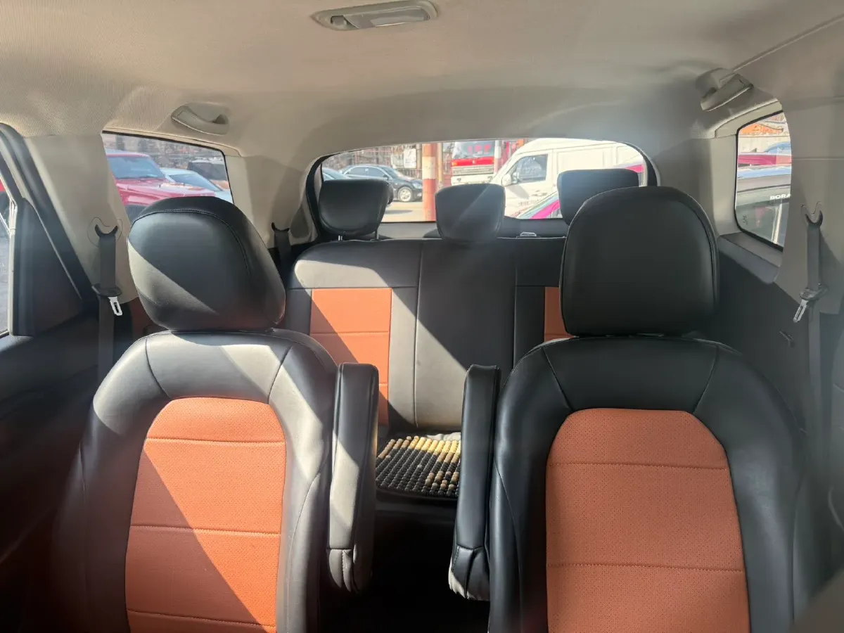 2021 WuLing HongGuang 1.5L 99HP L4 6MT,autocango,china used car exporter,china ev exporter,chinese used car exporter,chinese used ev exporter