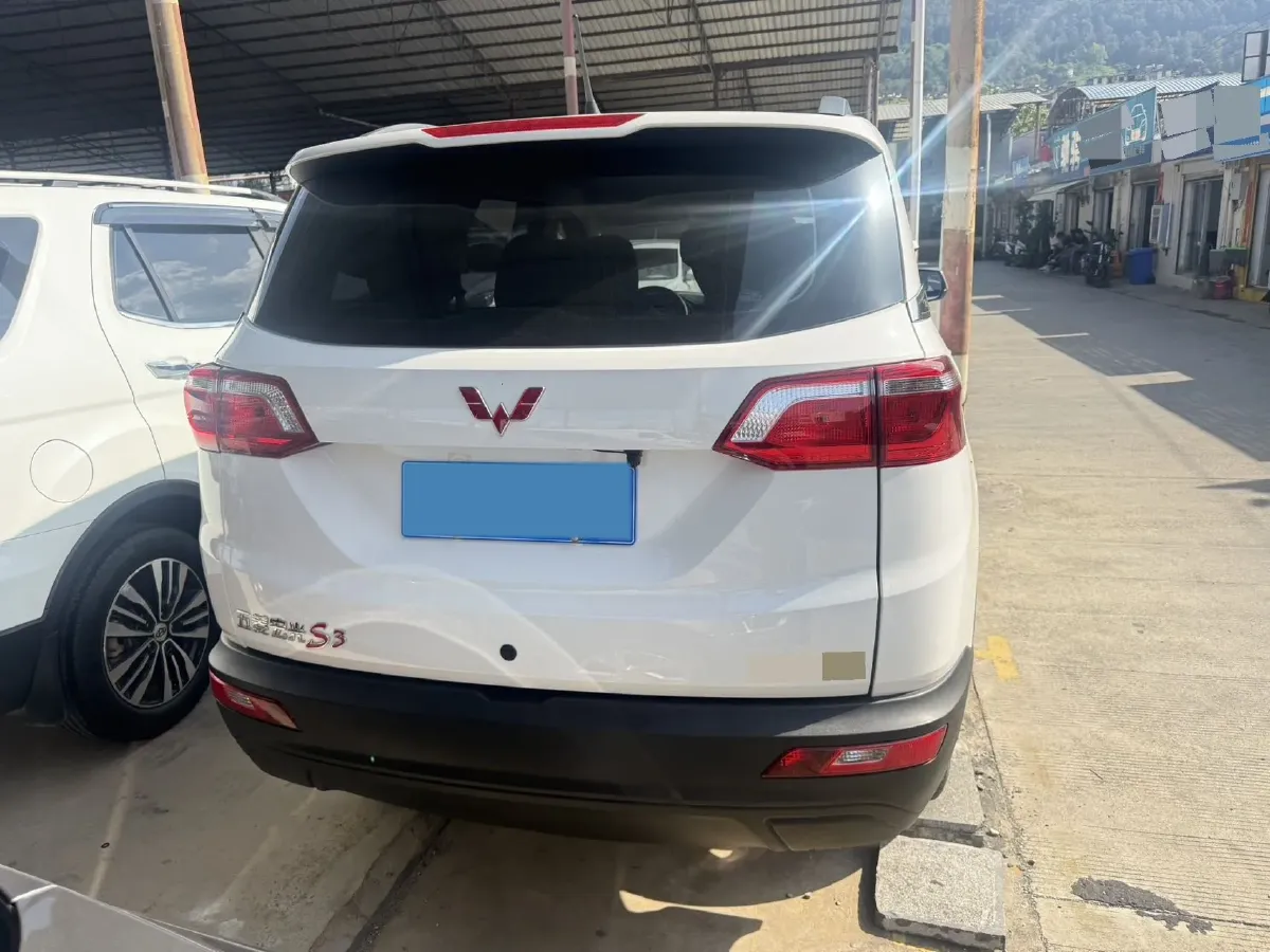 2021 WuLing HongGuang 1.5L 99HP L4 6MT,autocango,china used car exporter,china ev exporter,chinese used car exporter,chinese used ev exporter
