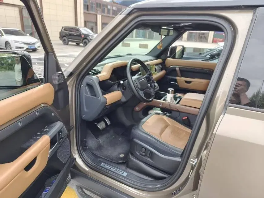 2023 Land Rover Defender 3.0T 400HP L6 8AT,autocango,china used car exporter,china ev exporter,chinese used car exporter,chinese used ev exporter