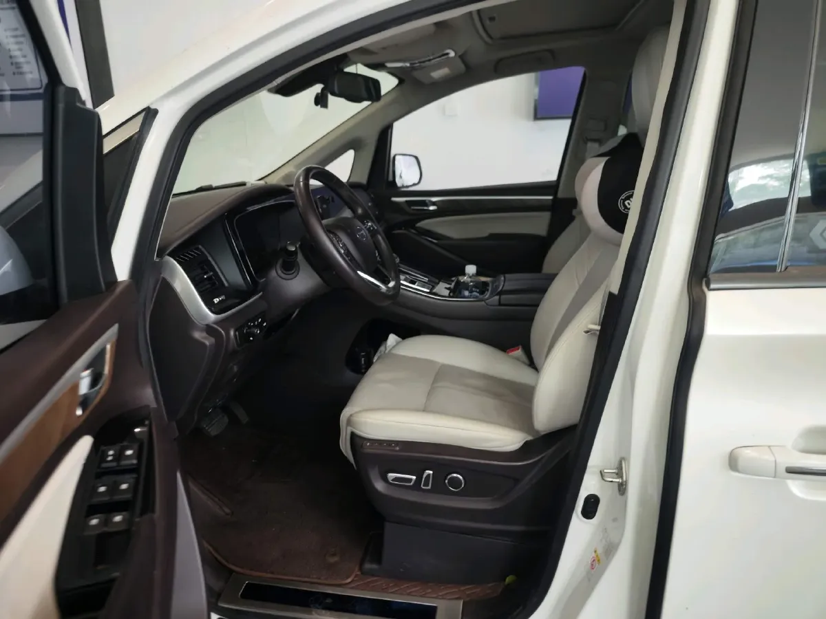 2021 GAC Trumpchi M8 2.0T 252HP L4 8AT,autocango,china used car exporter,china ev exporter,chinese used car exporter,chinese used ev exporter