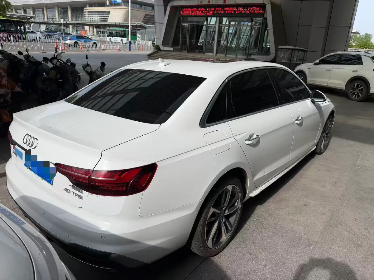 2020 Audi A4L 2.0T 190HP L4 7DCT,autocango,china used car exporter,china ev exporter,chinese used car exporter,chinese used ev exporter