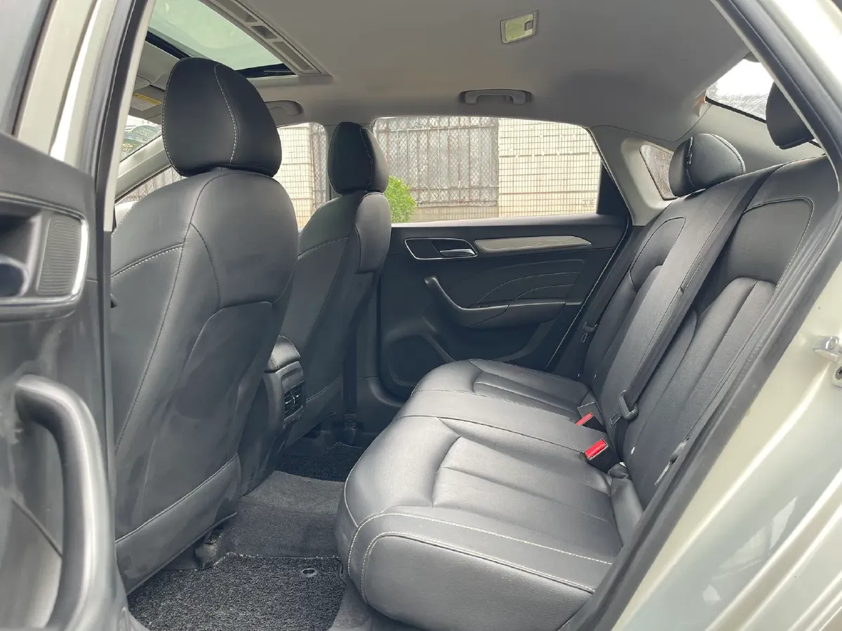 2017 Roewe i6 1.0T 125HP L3 2AT PHEV,autocango,china used car exporter,china ev exporter,chinese used car exporter,chinese used ev exporter