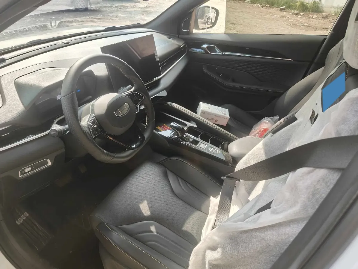 2025 Geely Coolray 1.5T 181HP L4 7DCT,autocango,china used car exporter,china ev exporter,chinese used car exporter,chinese used ev exporter