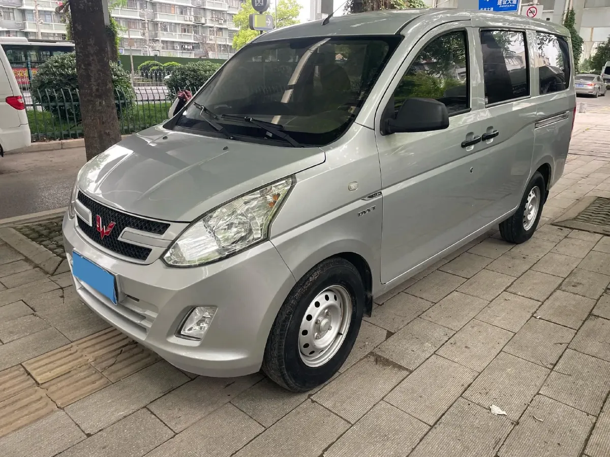 2019 WuLing HongGuang V 1.5L 105HP L4 5MT,autocango,china used car exporter,china ev exporter,chinese used car exporter,chinese used ev exporter