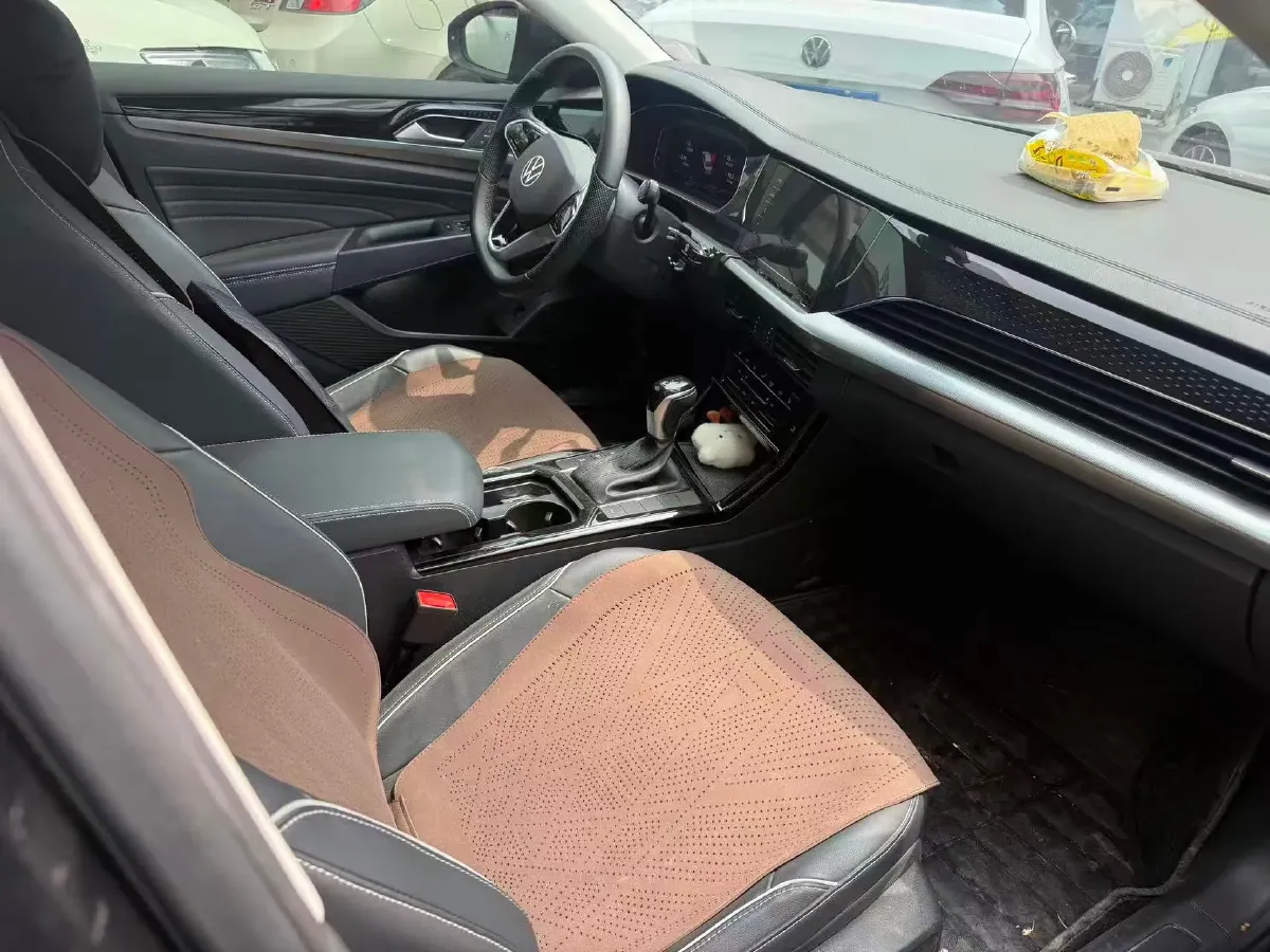 2023 Volkswagen Passat 2.0T 186HP L4 7DCT,autocango,china used car exporter,china ev exporter,chinese used car exporter,chinese used ev exporter