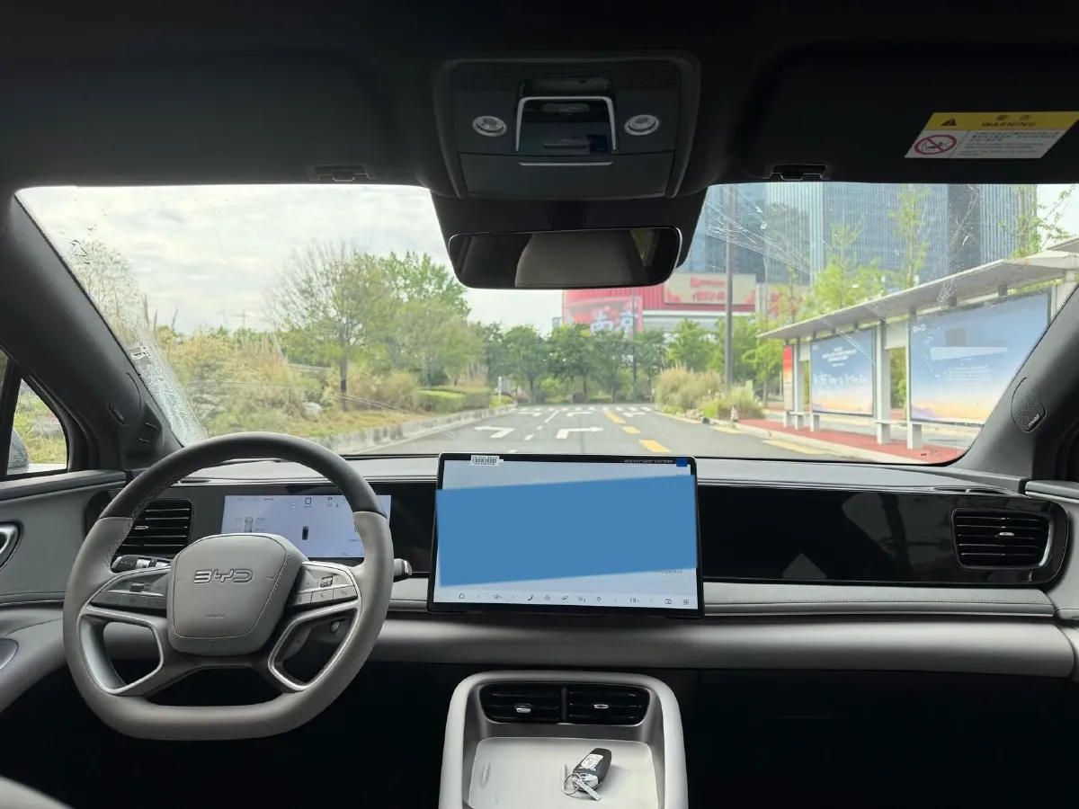 2025 LanDian E5 PLUS 1.5L 95HP L4 E-CVT PHEV,autocango,china used car exporter,china ev exporter,chinese used car exporter,chinese used ev exporter